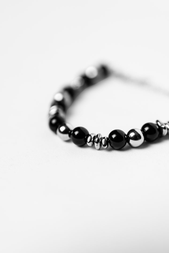 ALITE WEAR BLACK AGATHE black agate beaded bracelet with silver-tone 316L stainless steel details - view 2