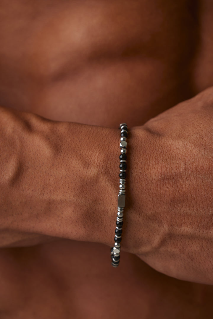 ALITE WEAR ONYX black agate beaded bracelet with silver-tone 316L stainless steel details - view 2